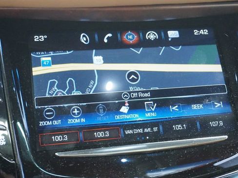 Used 2017 Cadillac Escalade ESV Platinum image 30