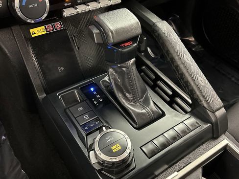 Used 2024 Toyota Tacoma TRD Sport image 16