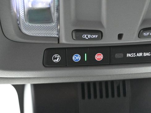 Used 2023 GMC Sierra 1500 SLE image 28