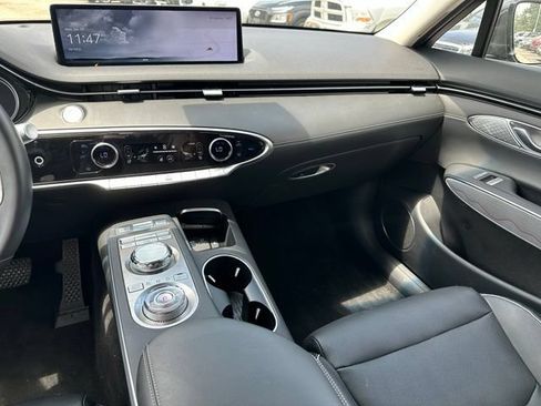Used 2025 Genesis GV70 2.5T w/ Advanced Package AWD/4WD image 17