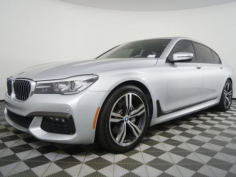 Used 2019 BMW 740i w/ Executive Package image 7