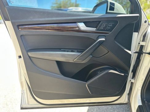 Used 2019 Audi Q5 2.0T Premium w/ Convenience Package AWD/4WD image 32