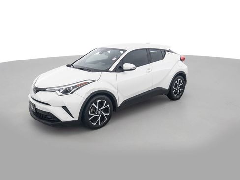 Used 2018 Toyota C-HR XLE image 9