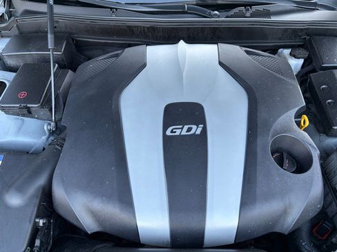 Used 2013 Hyundai Genesis 3.8 image 40
