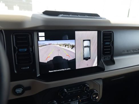 Used 2023 Ford Bronco Wildtrak AWD/4WD image 27