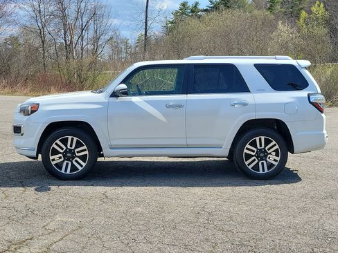 Used 2024 Toyota 4Runner Limited AWD/4WD image 8
