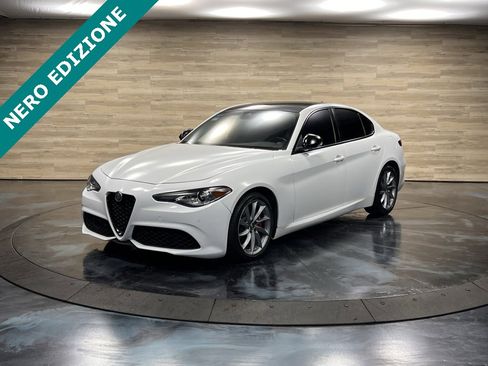 Used 2021 Alfa Romeo Giulia Ti w/ Nero Edizione image 6