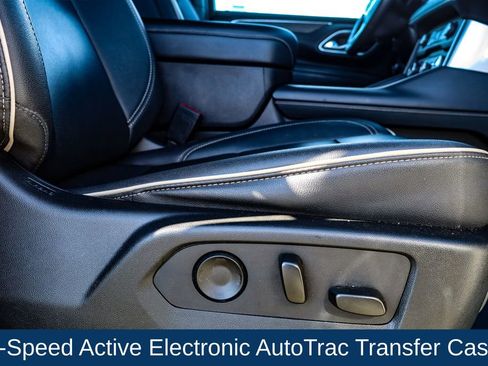 Used 2023 Chevrolet Suburban Premier image 16