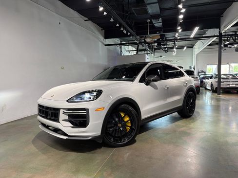 Used 2024 Porsche Cayenne Turbo GT AWD/4WD image 2