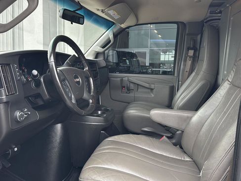 Used 2023 GMC Savana 2500 w/ Driver Convenience Package image 8