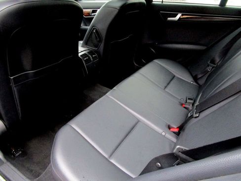 Used 2013 Mercedes-Benz C 250 Sedan image 17