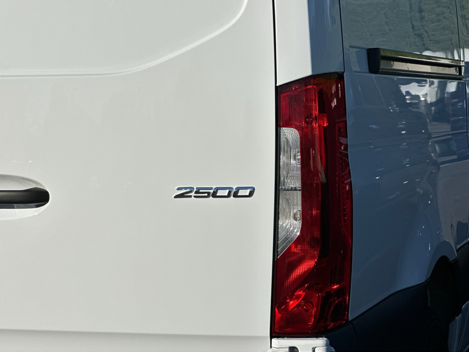 Used 2025 Mercedes-Benz Sprinter 2500 image 26
