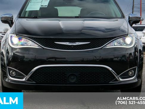 Used 2017 Chrysler Pacifica Limited image 10