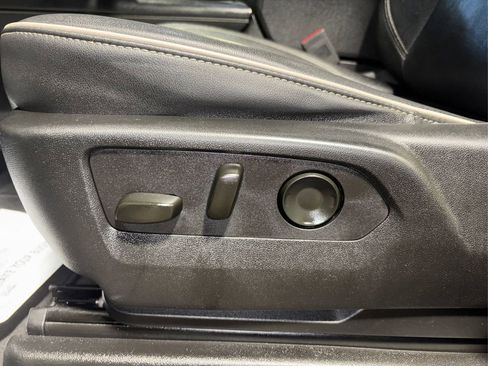 Used 2023 Chevrolet Suburban Premier image 43