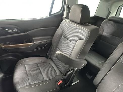 Used 2023 GMC Acadia SLE w/ Driver Convenience Package image 14