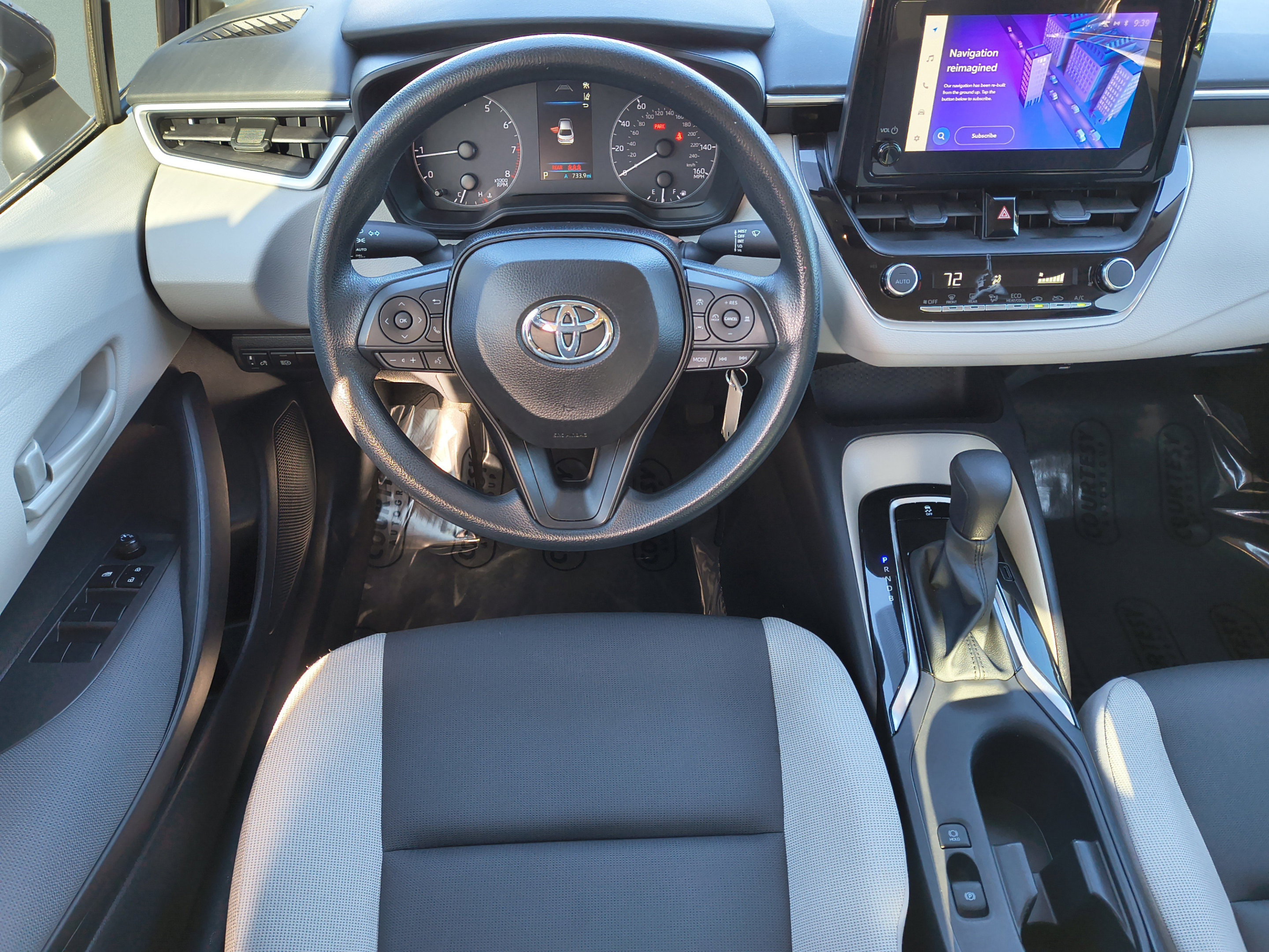 Used 2024 Toyota Corolla LE FWD image 11