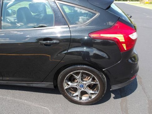 Used 2014 Ford Focus SE FWD image 32