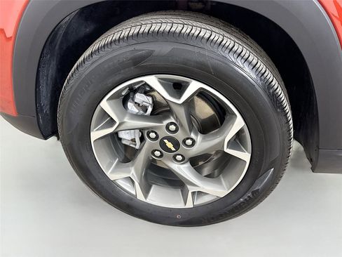 Used 2024 Chevrolet Trax LT w/ Driver Confidence Package image 29