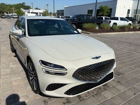 Used 2024 Genesis G70 2.5T image 4