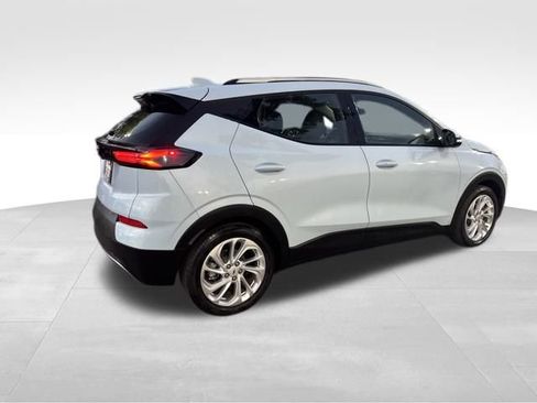 Certified 2023 Chevrolet Bolt EUV LT image 5