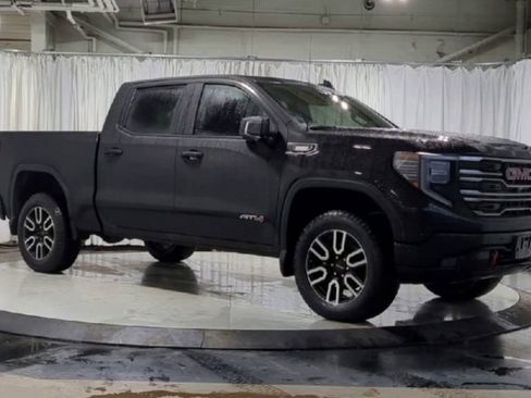 Used 2025 GMC Sierra 1500 AT4 w/ AT4 Preferred Package image 2