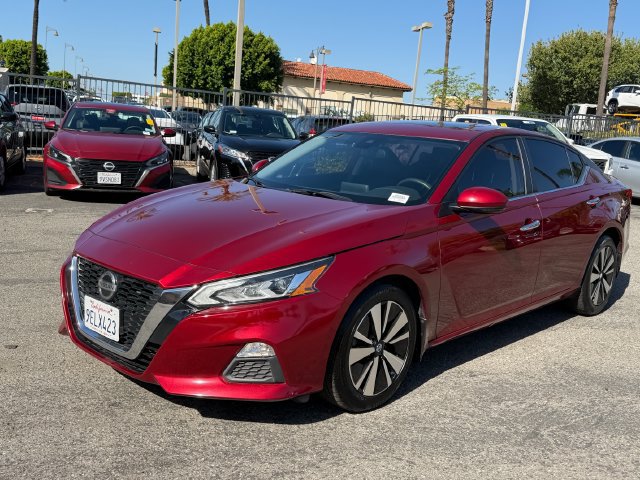 Used 2022 Nissan Altima 2.5 SV w/ SV Premium Package FWD image 3