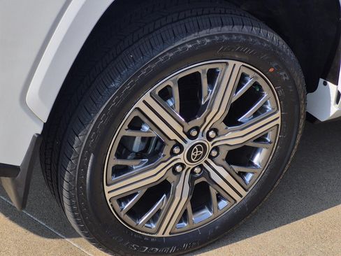 Used 2024 Toyota Sequoia Capstone AWD/4WD image 7