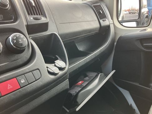 Used 2020 RAM ProMaster 2500 w/ Interior Convenience Group image 19