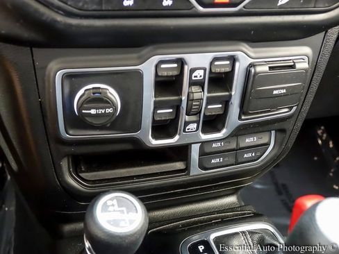 Used 2021 Jeep Wrangler Unlimited Sahara w/ Dual Top Group image 17