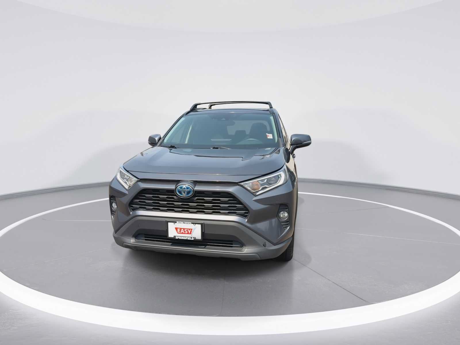 Used 2020 Toyota RAV4 XLE AWD/4WD image 3