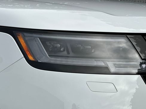 Used 2024 Land Rover Range Rover SE image 12