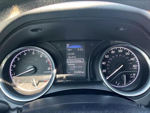 Used 2019 Toyota Camry LE FWD image 20