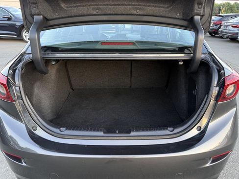 Used 2018 MAZDA MAZDA3 Grand Touring FWD image 11