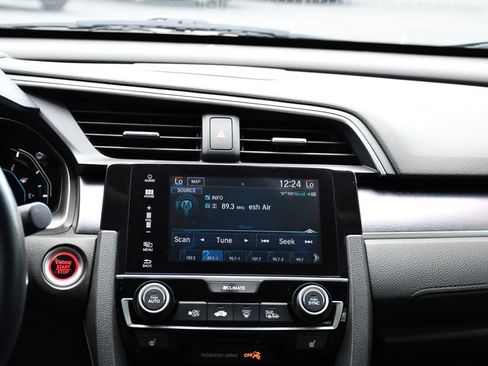 Used 2018 Honda Civic Touring image 29