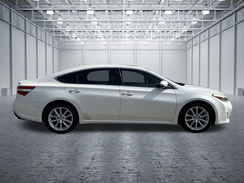 Used 2013 Toyota Avalon Limited image 8