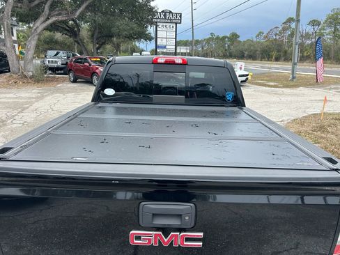 Used 2017 GMC Sierra 1500 SLT w/ SLT Preferred Package image 8