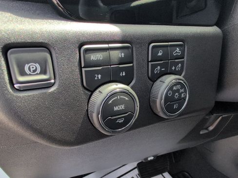 Used 2025 Chevrolet Silverado 2500 LTZ w/ LTZ Convenience Package AWD/4WD image 24
