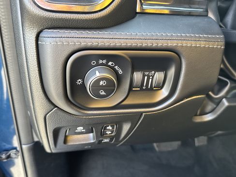 Used 2023 RAM 1500 Limited image 37