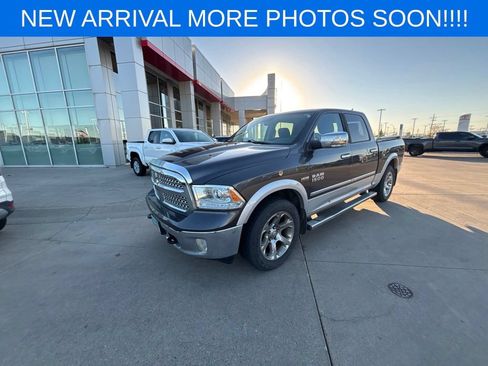 Used 2014 RAM 1500 Laramie w/ Convenience Group AWD/4WD image 3