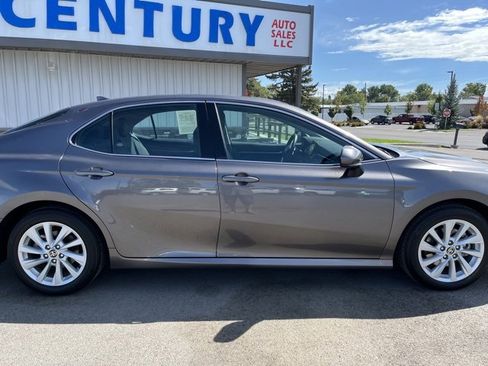 Used 2024 Toyota Camry LE image 12