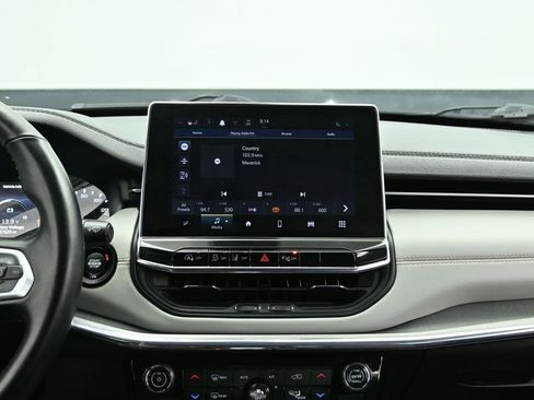 Certified 2022 Jeep Compass Limited image 23