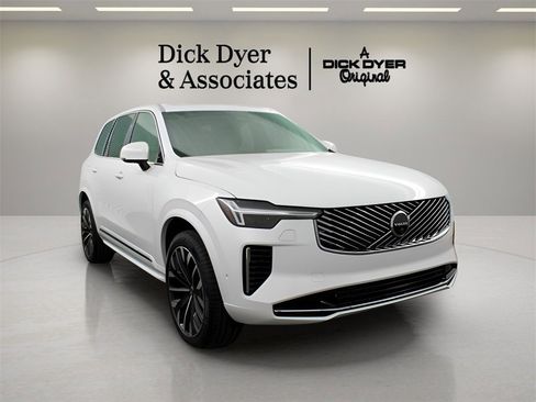 New 2026 Volvo XC90 B6 Ultra image 2