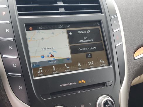 Used 2017 Lincoln MKC Select w/ Select Plus Package AWD/4WD image 16