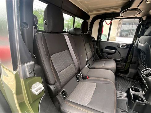 Used 2023 Jeep Gladiator Mojave w/ Cold Weather Group AWD/4WD image 19