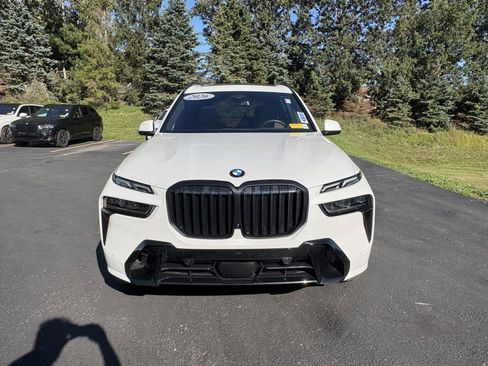 Used 2026 BMW X7 xDrive40i w/ Executive Package AWD/4WD image 2