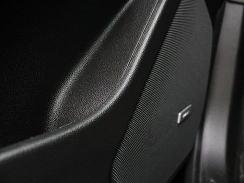 Used 2017 Cadillac XT5 Platinum image 9