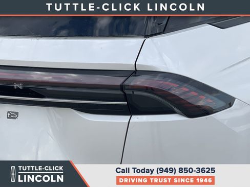 New 2026 Lincoln Nautilus Black Label w/ Jet Appearance Package image 9