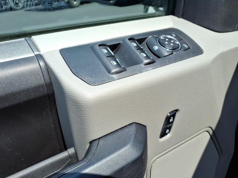 Used 2017 Ford F150 XL w/ Equipment Group 101A Mid AWD/4WD image 12