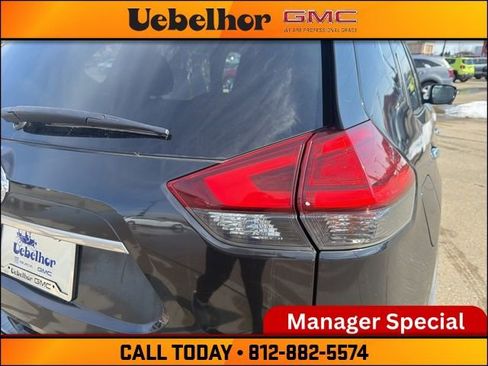 Used 2017 Nissan Rogue SV w/ SV Premium Package image 8