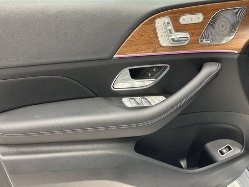 Certified 2025 Mercedes-Benz GLS 450 4MATIC image 11